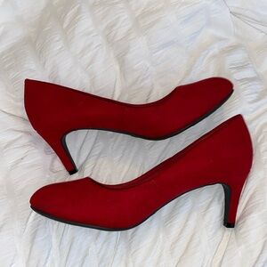 7 1/2 Wide (7.5W) Dexflex Comfort High Heel.